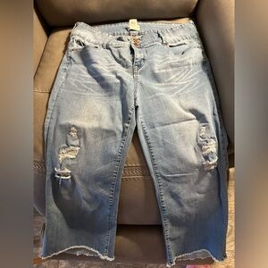 For The Republic Light Blue Distressed Jeans 16W measures 19w x 33L with stretch